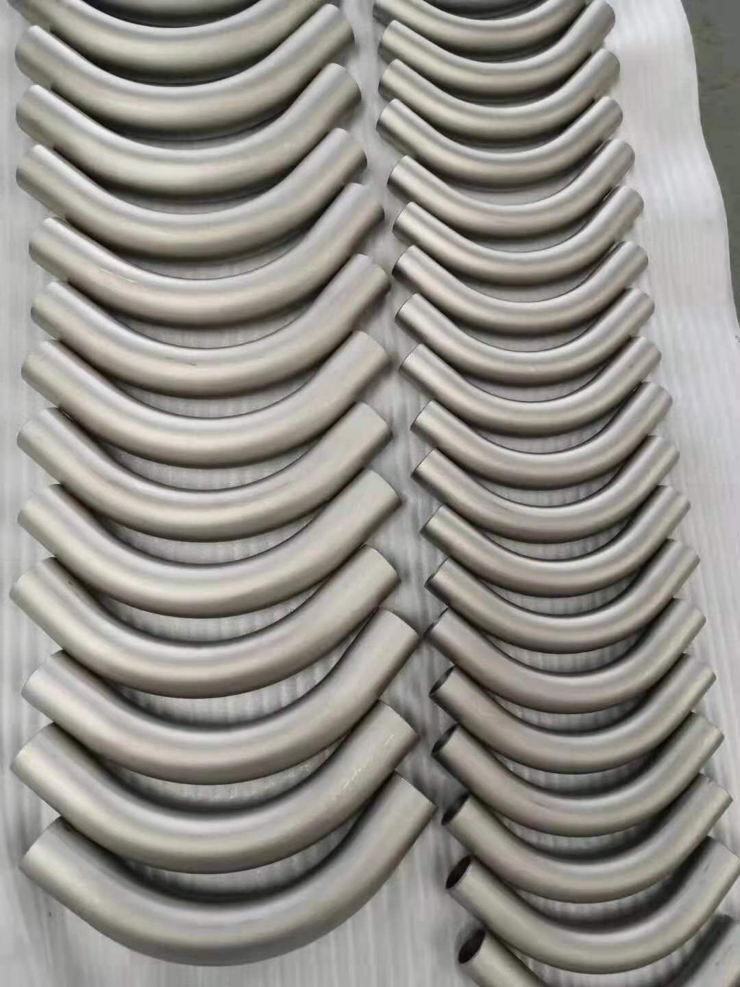 钛弯管